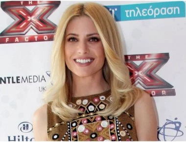 Στον Οικονομόπουλο (πού αλλού;) γιόρτασε τα γενέθλια της αδερφής της η Ευαγγελία Αραβανή (βίντεο)